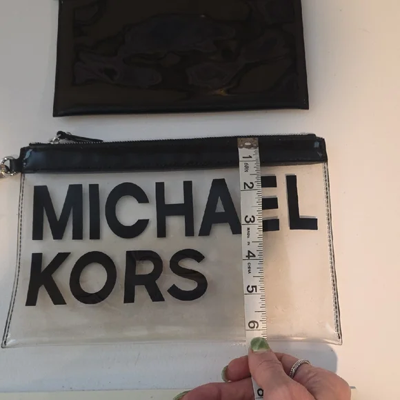 Michael Kors Wristlet Clutch Set Patent Black + Clear Logo Pouch Interchangeable - Picture 5 of 7